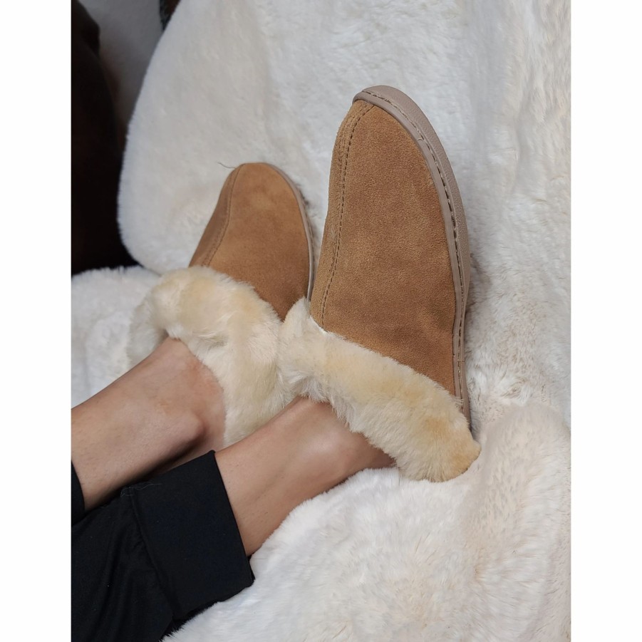 Boots & Shoes * | Minnetonka Moccasins Tan Sheep Skin Mule Slippers